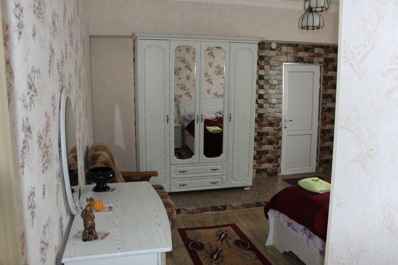 Giorgi'S Homestay Kutaisi Eksteriør bilde